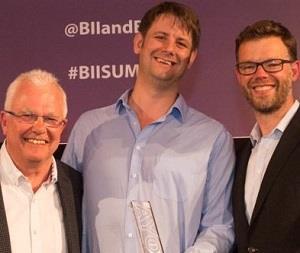 BII licensee of the year Mark Higgs (centre)