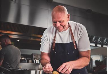 0_POS_GastroPub Tom Kerridge TK Windows 771_RT_EXT_v2 (1)