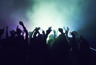 nightclub_dancefloor_451813203