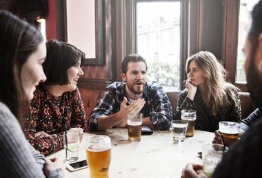 GenZ_drinking_pub_GettyImages-643821065