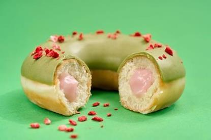 381334_matchastrawberrydoughnut_223575_crop