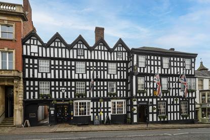 The Feathers - Ledbury (2)
