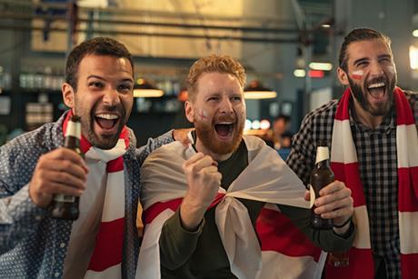 England-football-fans-in-pub