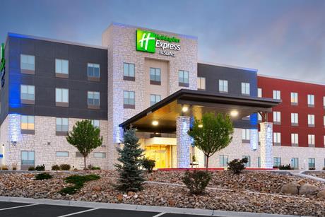 holiday-inn-express-and-suites-price-6592197246-2x1