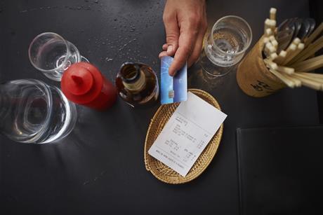 Restaurant bill GettyImages-585356875